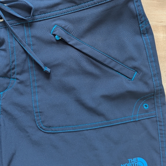 The North Face Blue Board Shorts with Zip Pockets - Size 10 - Picture 4 of 8